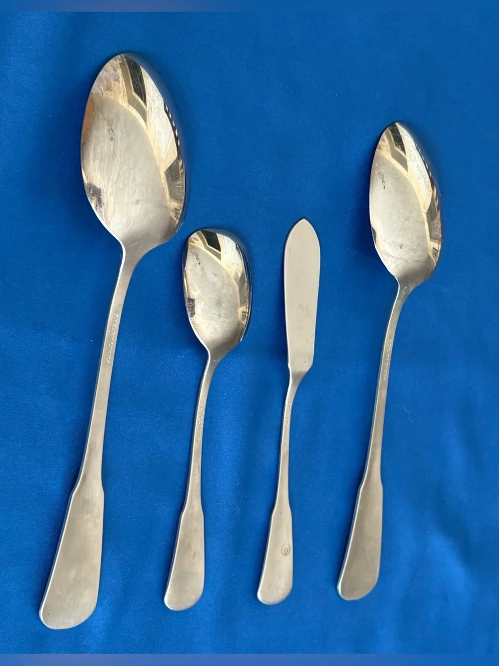 ONEIDA SSS YANKEE CLIPPER 2 Serving Spoons/Sugar Spoon/Butter Knife Lot